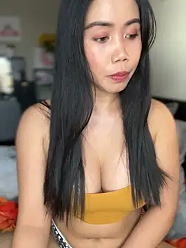 Snapshot of JazzieXo chatting on December 19, 2024, 10:32 pm JazzieXo online show from December 19, 2024, 10:32 pm