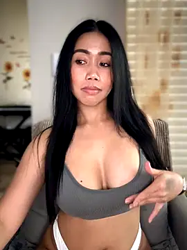 Snapshot of JazzieXo chatting on October 28, 2025, 6:43 pm JazzieXo online show from October 28, 2025, 6:43 pm