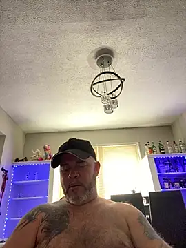 Cristian-Brayan online show from April 15, 2026, 6:26 pm