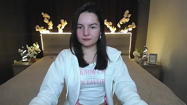 JasmineAsha online show from March 11, 2026, 7:31 pm