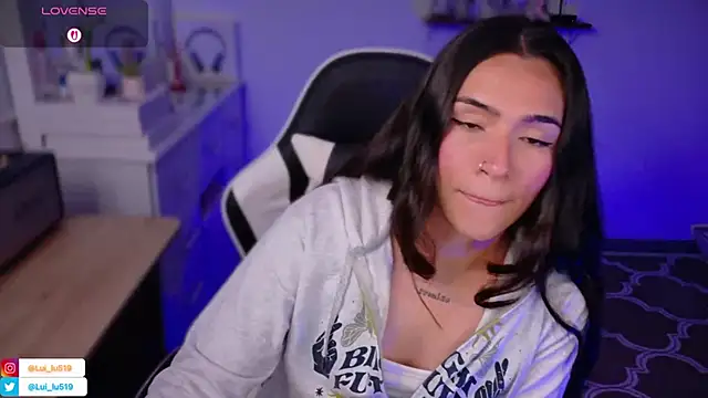 ImLui lu online show from November 22, 2025, 11:26 pm