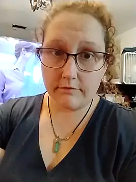 Snapshot of MissMagicMushroom chatting on February 23, 2025, 7:55 am MissMagicMushroom online show from February 23, 2025, 7:55 am