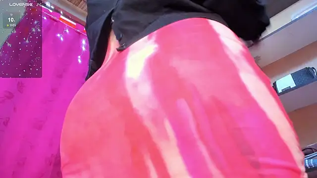 Snapshot of iriss_25 chatting on January 24, 2025, 6:25 pm iriss 25 online show from January 24, 2025, 6:25 pm