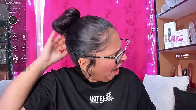 Snapshot of iriss_25 chatting on January 25, 2025, 5:19 pm iriss 25 online show from January 25, 2025, 5:19 pm