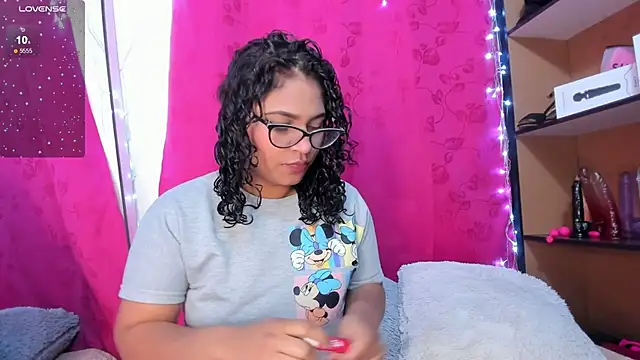 Snapshot of iriss_25 chatting on February 3, 2025, 12:03 pm iriss 25 online show from February 3, 2025, 12:03 pm