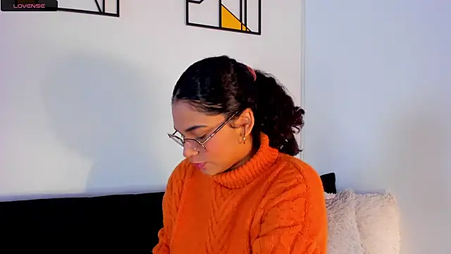 Snapshot of iriss_25 chatting on September 29, 2025, 12:10 pm iriss 25 online show from September 29, 2025, 12:10 pm