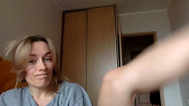 Snapshot of RebeccaMartinez chatting on March 14, 2025, 10:07 am RebeccaMartinez online show from March 14, 2025, 10:07 am