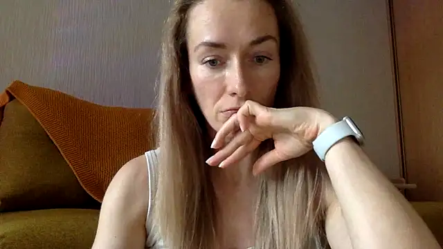 Snapshot of RebeccaMartinez chatting on March 17, 2025, 8:40 am RebeccaMartinez online show from March 17, 2025, 8:40 am