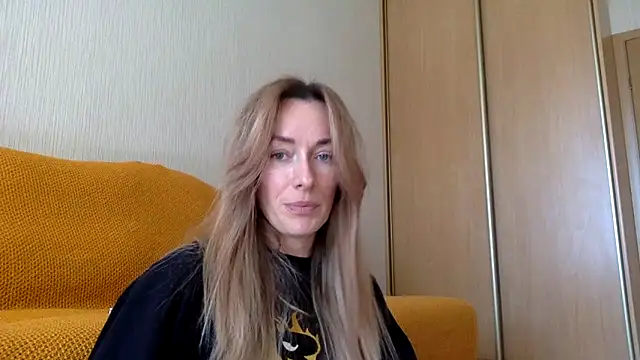 Snapshot of RebeccaMartinez chatting on March 23, 2025, 8:26 am RebeccaMartinez online show from March 23, 2025, 8:26 am