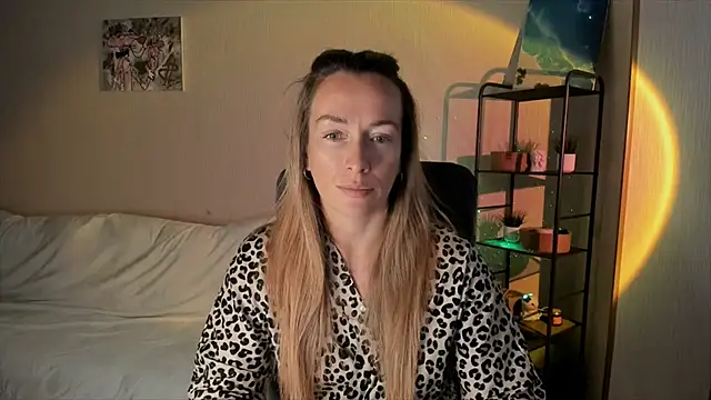 Snapshot of RebeccaMartinez chatting on September 27, 2025, 7:24 am RebeccaMartinez online show from September 27, 2025, 7:24 am