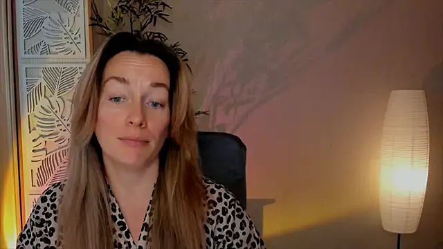 RebeccaMartinez online show from February 11, 2026, 5:56 am