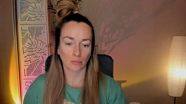 RebeccaMartinez online show from February 14, 2026, 6:43 am