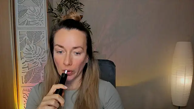 RebeccaMartinez online show from February 27, 2026, 7:08 am