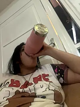 kamila-wc online show from January 10, 2026, 5:42 am