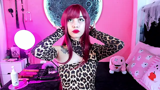 Snapshot of chloe_loggan chatting on October 27, 2025, 8:13 pm chloe loggan online show from October 27, 2025, 8:13 pm