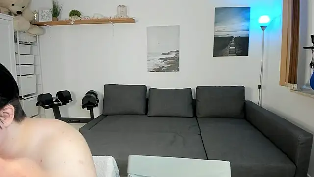 PollyFlame online show from February 18, 2025, 5:42 am