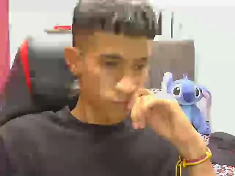 Angelstripboy online show from April 25, 2026, 5:43 pm