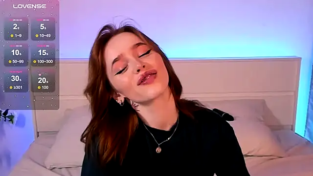 Snapshot of Phoenix_Margo chatting on February 13, 2025, 8:48 am Phoenix Margo online show from February 13, 2025, 8:48 am