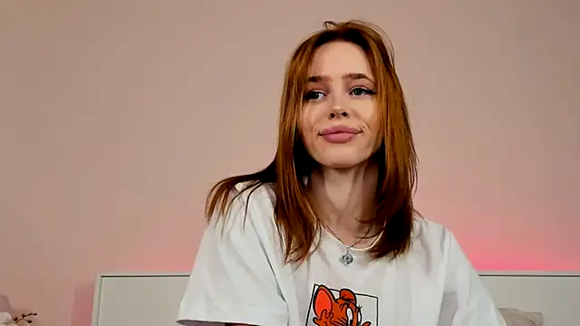 Snapshot of Phoenix_Margo chatting on March 20, 2025, 5:46 am Phoenix Margo online show from March 20, 2025, 5:46 am