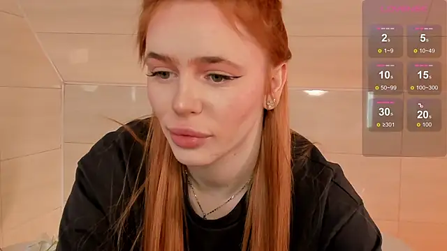 Snapshot of Phoenix_Margo chatting on October 21, 2025, 2:56 am Phoenix Margo online show from October 21, 2025, 2:56 am