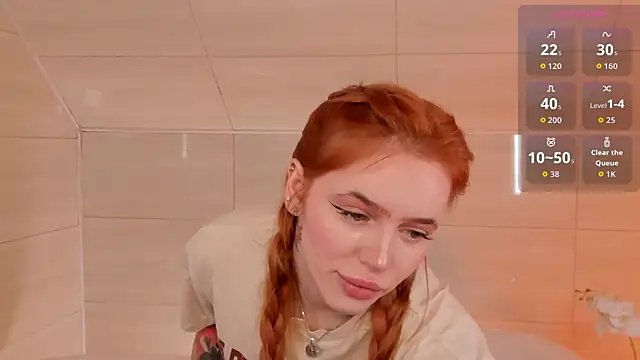 Snapshot of Phoenix_Margo chatting on October 28, 2025, 3:32 am Phoenix Margo online show from October 28, 2025, 3:32 am