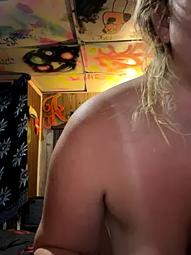 TrashleyRosebud online show from November 3, 2025, 2:51 pm