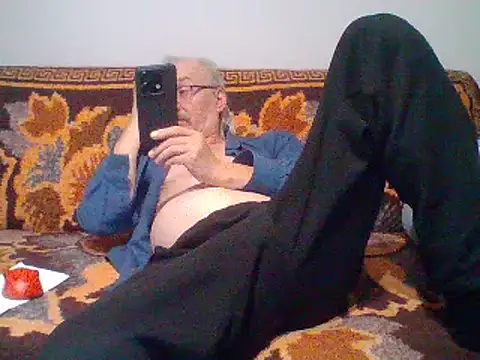 cumloverboyxx69 online show from February 5, 2025, 7:31 pm