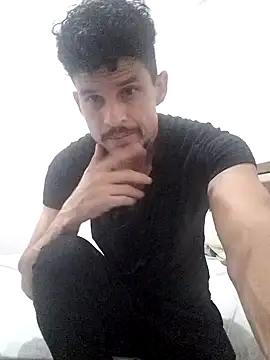 Nando22almeid online show from April 10, 2026, 11:31 pm