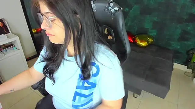 Snapshot of BellaFlaming chatting on December 26, 2024, 10:26 am BellaFlaming online show from December 26, 2024, 10:26 am