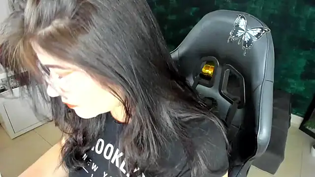 Snapshot of BellaFlaming chatting on January 31, 2025, 11:13 am BellaFlaming online show from January 31, 2025, 11:13 am