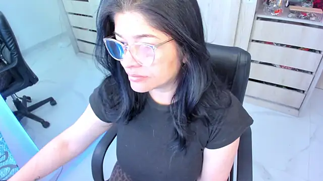 Snapshot of BellaFlaming chatting on June 25, 2026, 12:09 pm BellaFlaming online show from June 25, 2026, 12:09 pm
