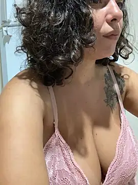 Snapshot of -Marivalda- chatting on February 23, 2025, 10:09 pm -Marivalda- online show from February 23, 2025, 10:09 pm