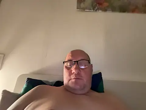 Snapshot of vanjbi45 chatting on March 7, 2026, 8:39 pm vanjbi45 online show from March 7, 2026, 8:39 pm