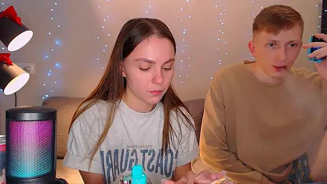 juliaanddima online show from December 27, 2024, 10:16 pm