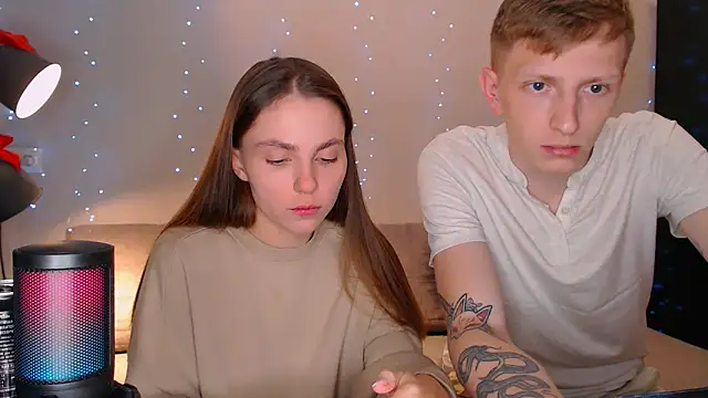 juliaanddima online show from February 14, 2025, 9:10 pm