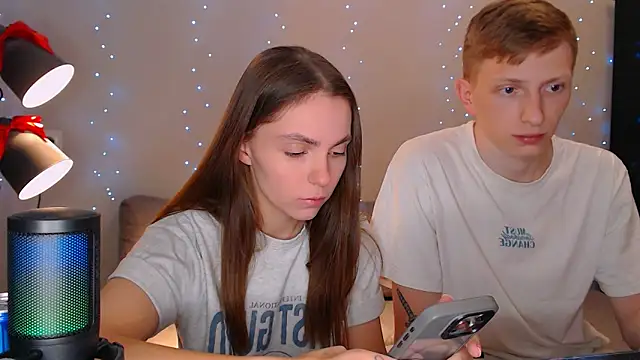 juliaanddima online show from February 18, 2025, 9:31 pm