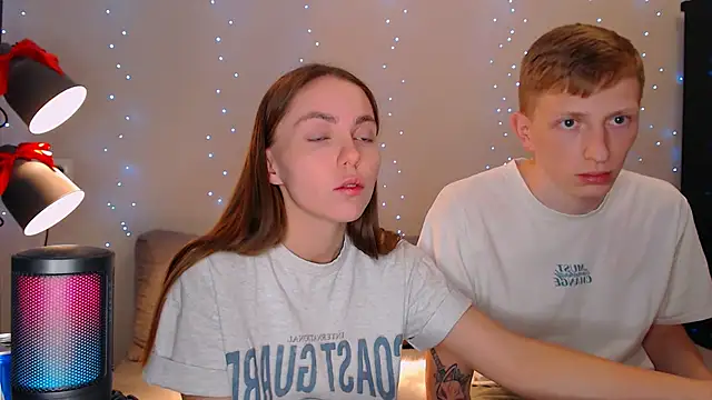 juliaanddima online show from February 19, 2025, 12:35 am