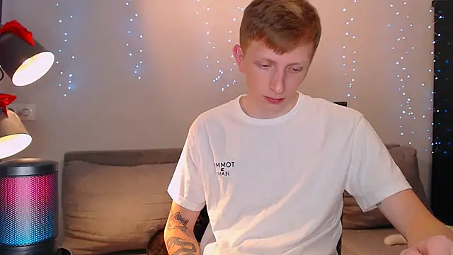 juliaanddima online show from March 5, 2025, 9:37 pm