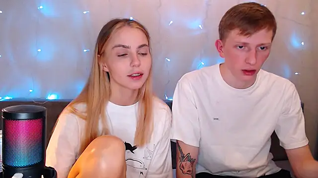 juliaanddima online show from October 4, 2025, 9:24 pm