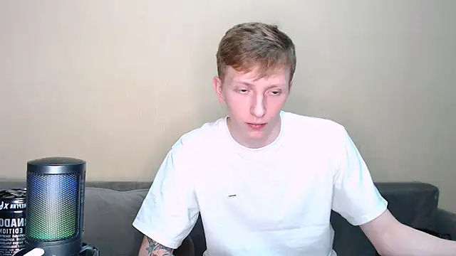 juliaanddima online show from February 9, 2026, 11:09 pm