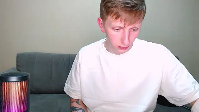 juliaanddima online show from February 11, 2026, 11:43 pm