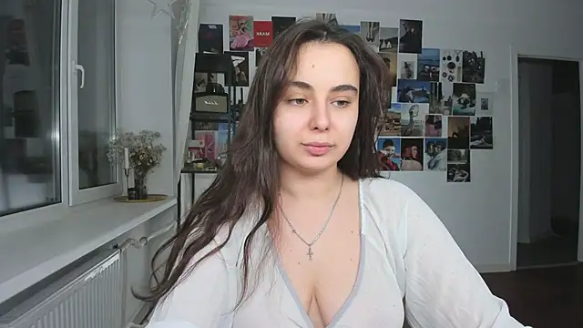 Snapshot of Tenderalise chatting on December 18, 2024, 6:46 pm Tenderalise online show from December 18, 2024, 6:46 pm