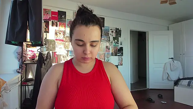 Snapshot of Tenderalise chatting on January 18, 2025, 12:36 pm Tenderalise online show from January 18, 2025, 12:36 pm