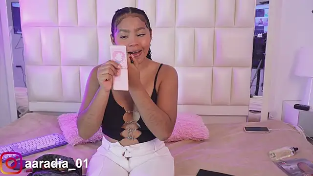 Snapshot of Anais_aradia chatting on February 5, 2026, 7:24 am Anais aradia online show from February 5, 2026, 7:24 am