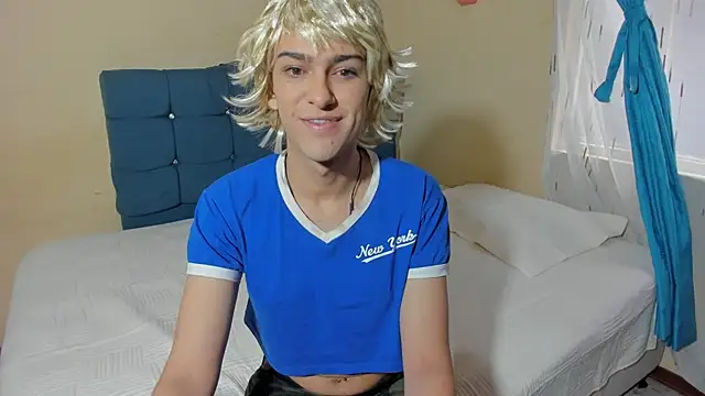 Snapshot of sweet1Girl chatting on October 25, 2025, 12:02 pm sweet1Girl online show from October 25, 2025, 12:02 pm