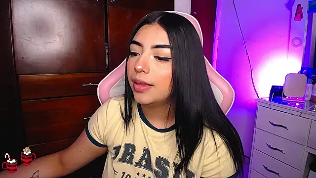 eva six online show from February 12, 2025, 8:29 pm