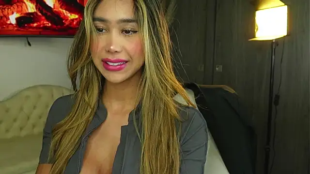 Snapshot of liah_v chatting on May 7, 2026, 3:01 am liah v online show from May 7, 2026, 3:01 am