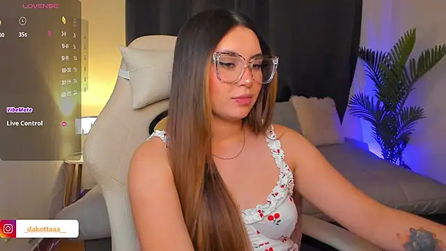 dakottaa  online show from February 15, 2026, 12:29 am