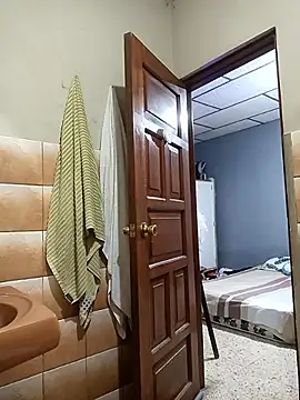 DanelyLopez online show from April 20, 2026, 2:03 am