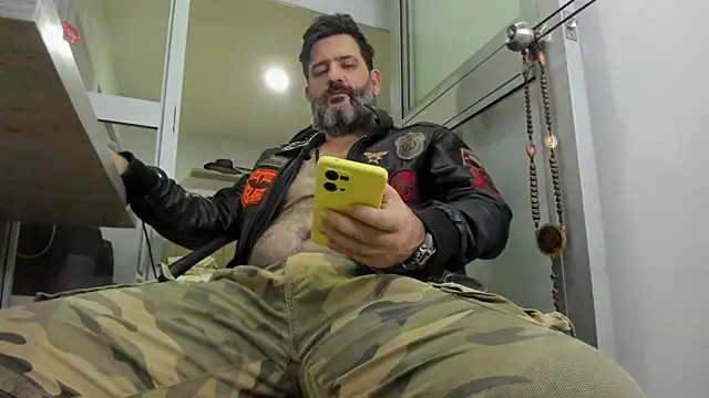 Maxi TheBigDaddy online show from April 11, 2026, 4:06 am